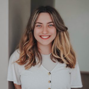 Hebamme Marie Rieser gibt Rückbildungskurse, Geburtsvorbereitungskurse und vieles mehr.