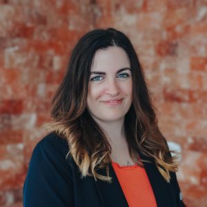 Hebamme Vivien Wermuth ist eine der beiden Teamleiterinnen und gibt Rückbildungskurse, Geburtsvorbereitungskurse und vieles mehr.